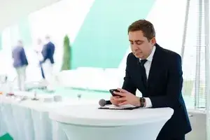 Ведущий на корпоративное мероприятие Валерий